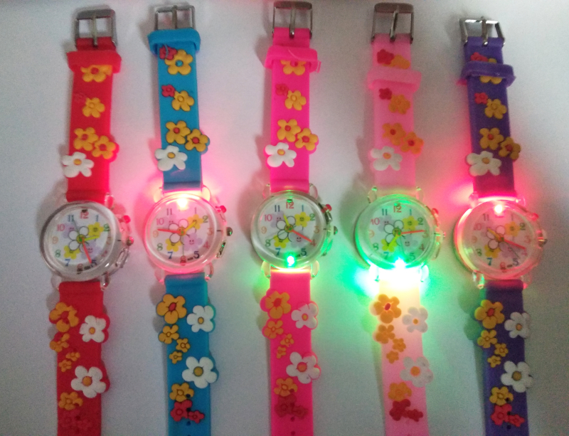 Kids Glow Watch Electronic Colorful Flashing Light Source Birthday Gift Childrens Watch For Boys And Girls 5 Flowers Design - 1